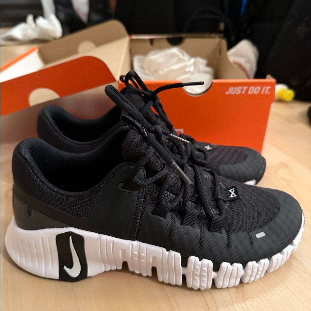Women Nike Free Metcon Workout Shoes - Size 8.5